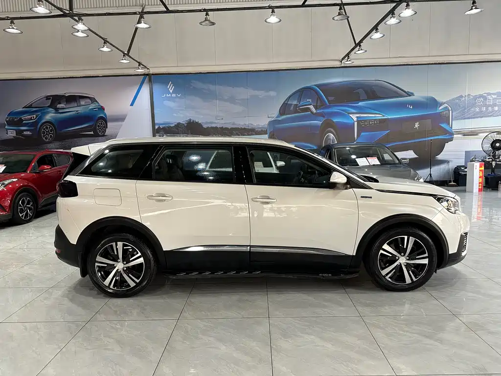Peugeot 5008 2018 — фото 16