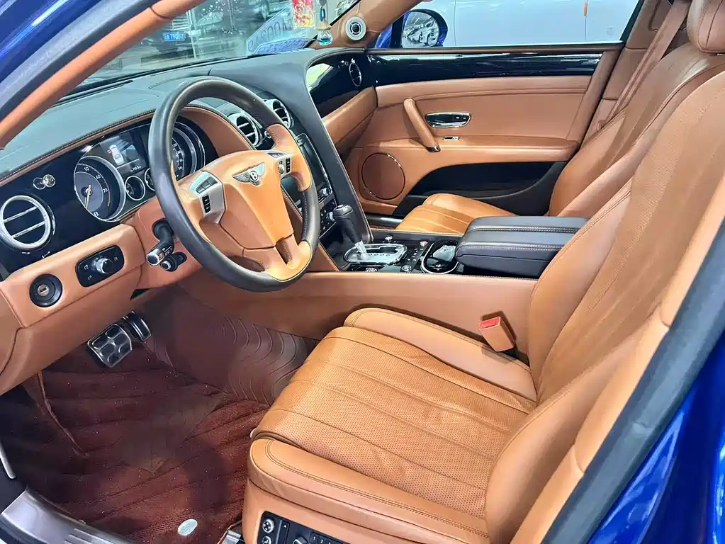 Bentley Flying Spur 2015 — фото 9