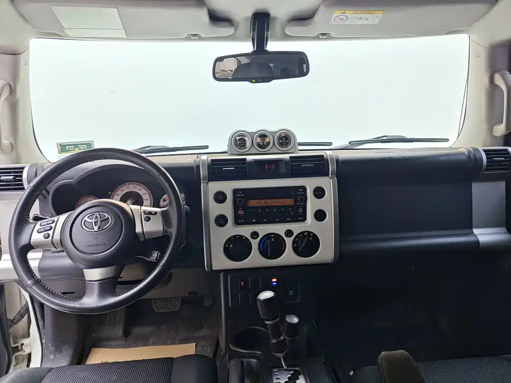 Toyota FJ Cruiser 2019 — фото 12