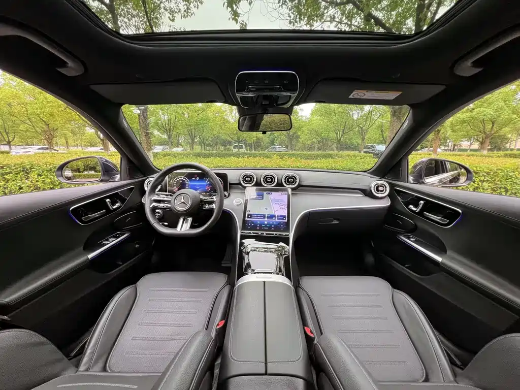 Mercedes-Benz C-Class 2023 — фото 12