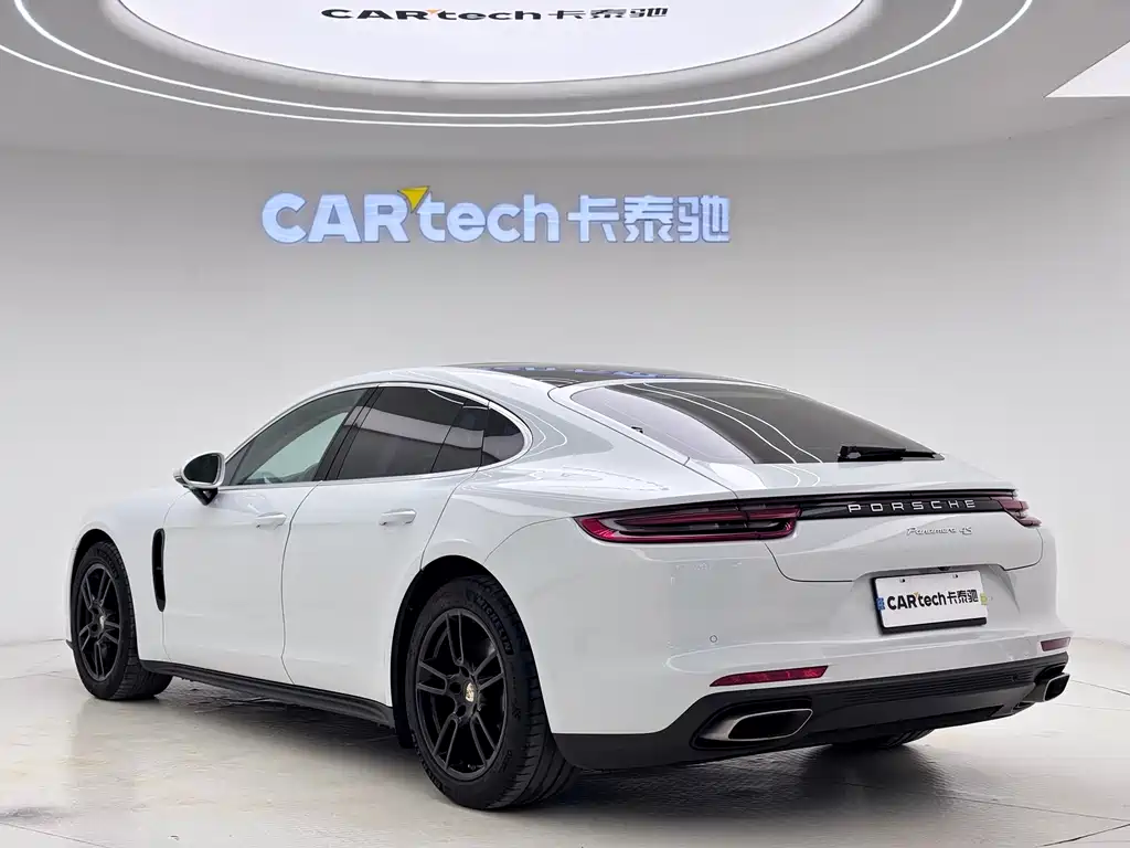 Porsche Panamera 2017 — фото 25