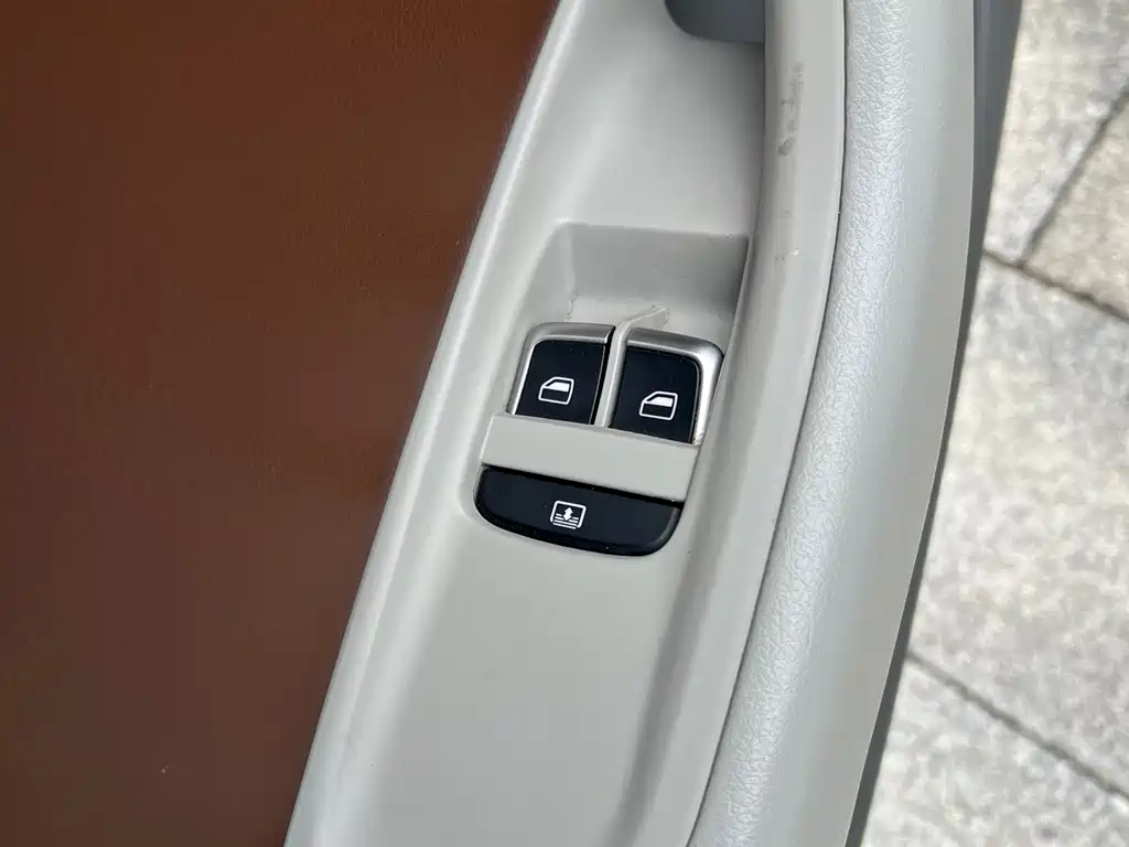 Audi A6L 2014 — фото 14