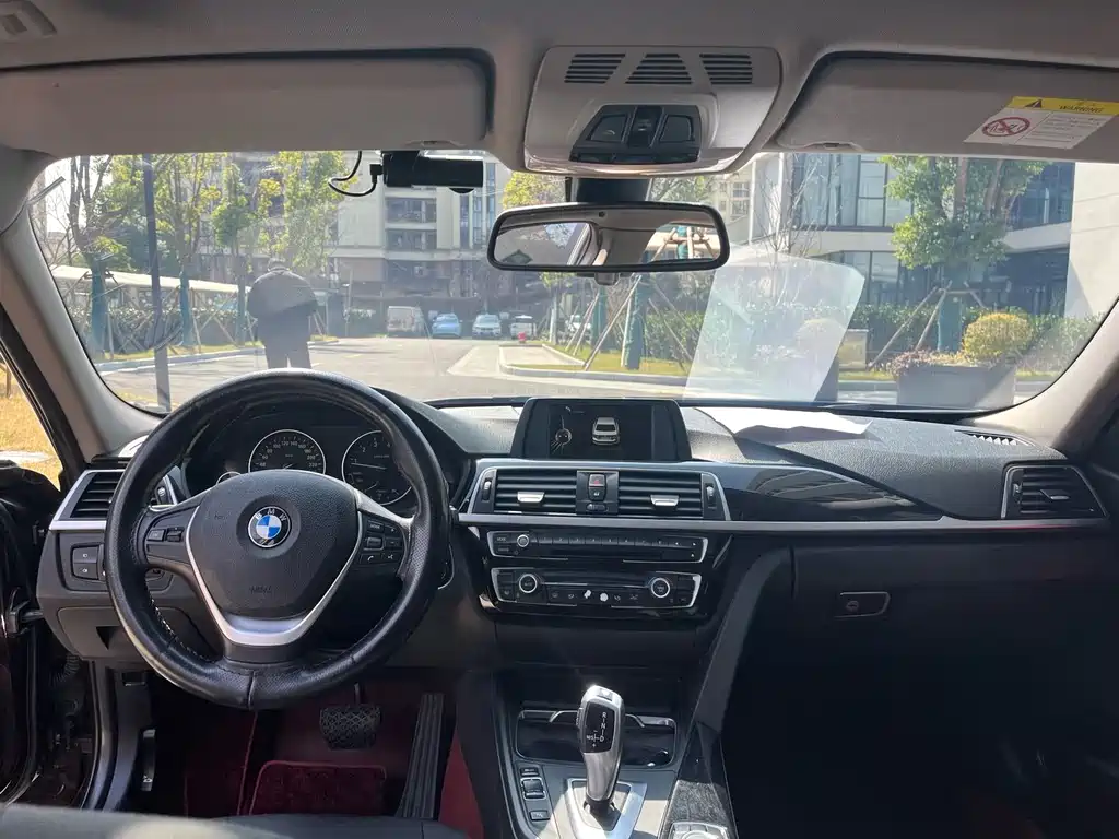 BMW 3 Series 2017 — фото 2