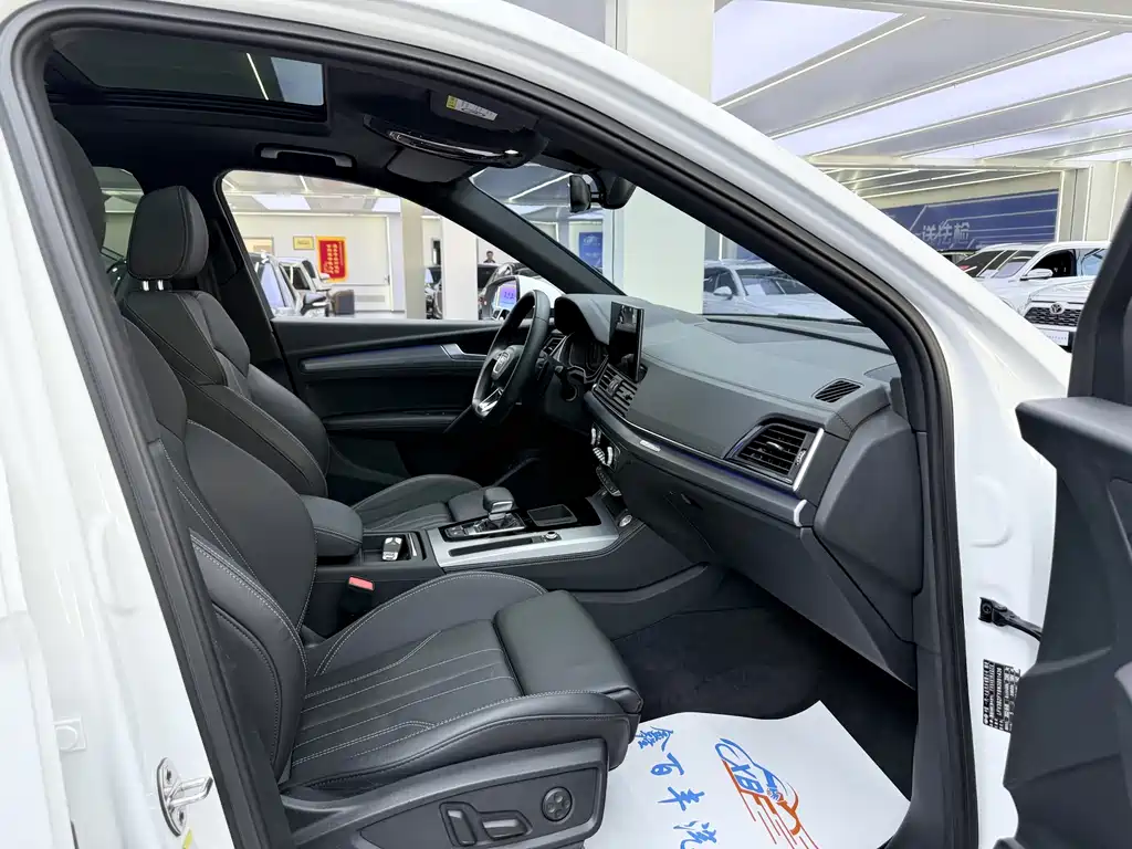 Audi Q5L Sportback 2023 — фото 6