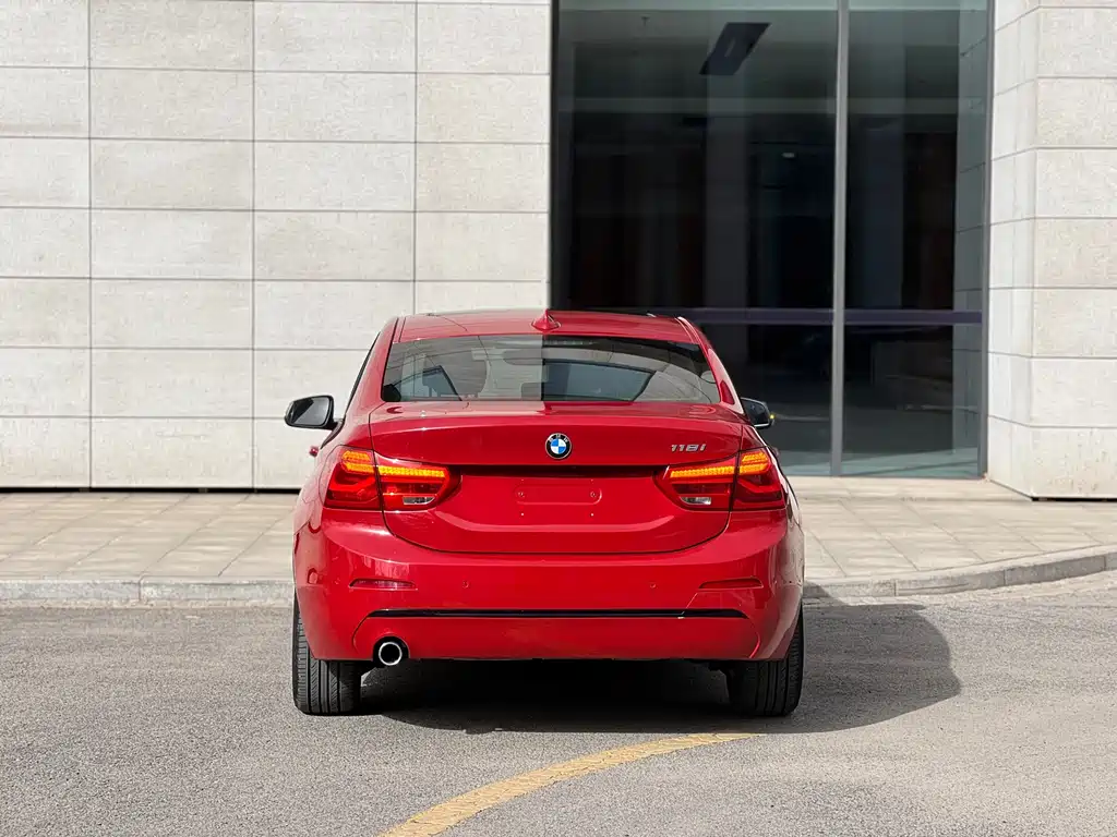 BMW 1 Series 2019 — фото 17