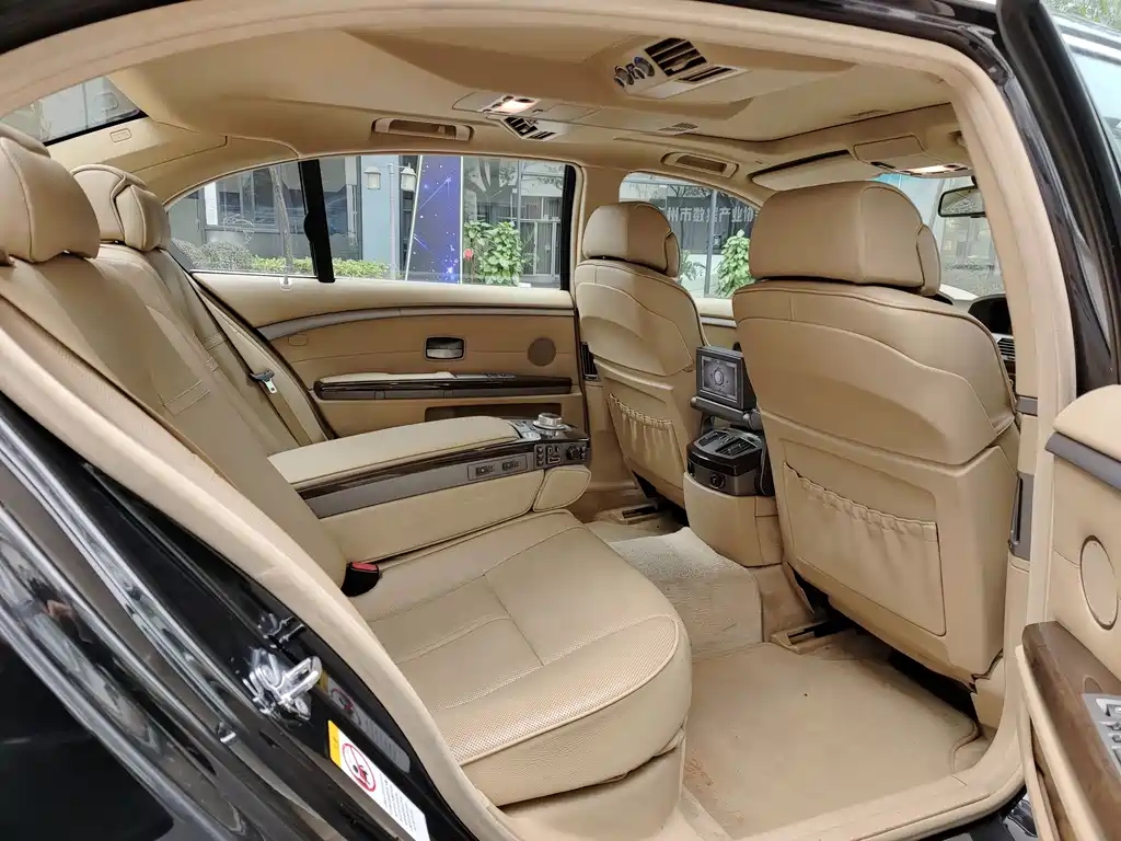 BMW 7 Series 2008 — фото 17