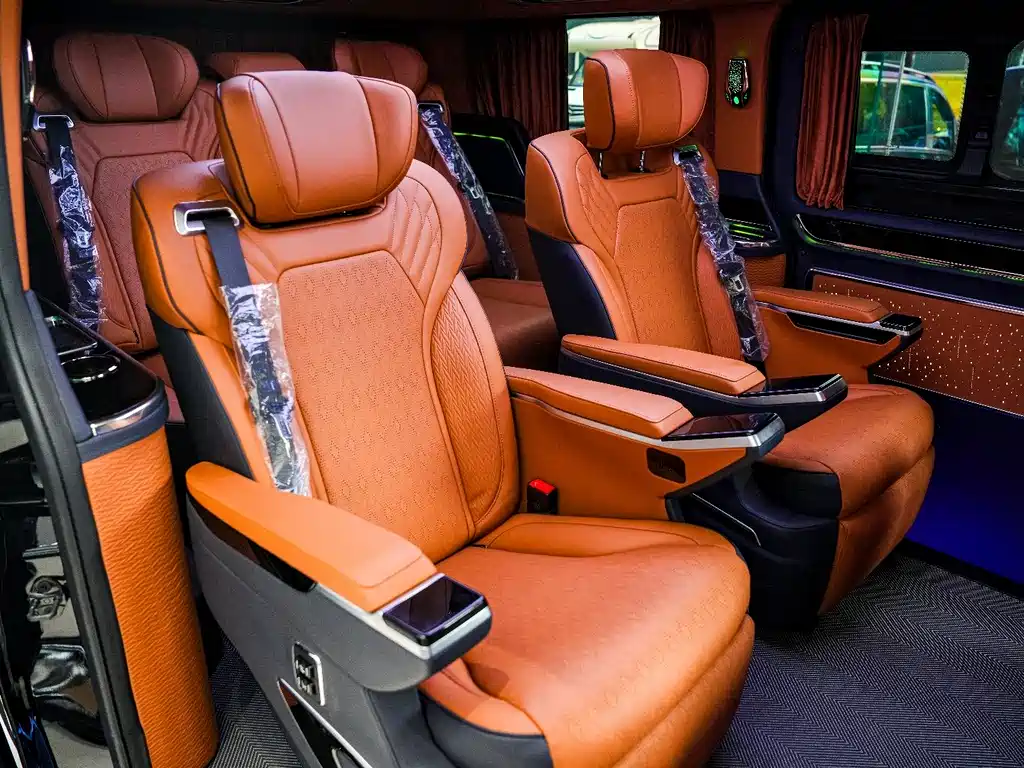Toyota Hiace 2025 — фото 10