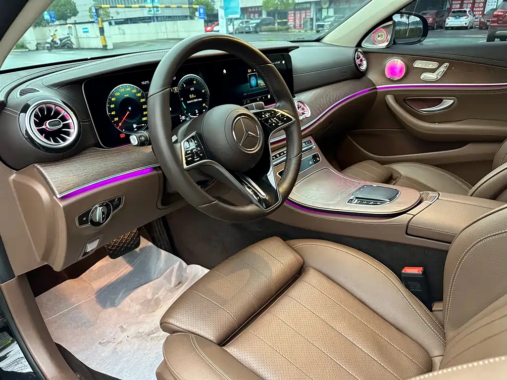 Mercedes-Benz E-Class 2023 — фото 6