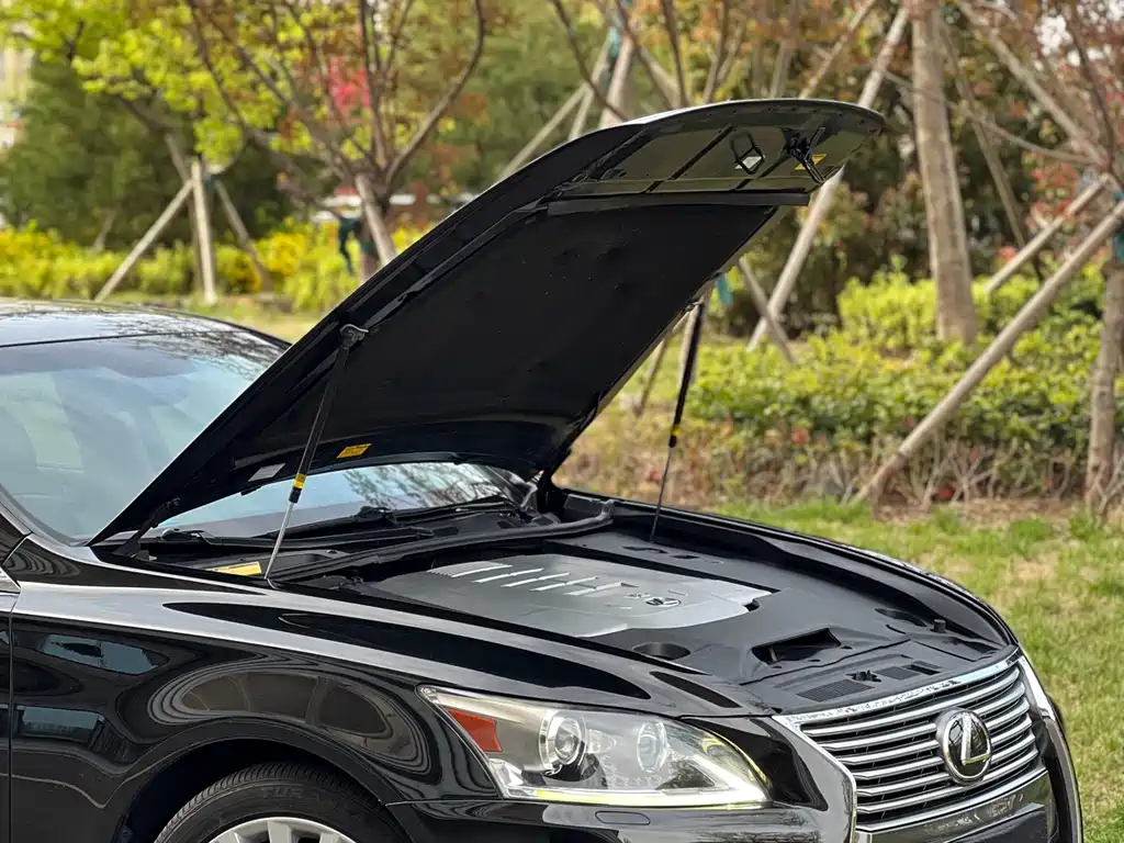 Lexus LS 2013 — фото 16