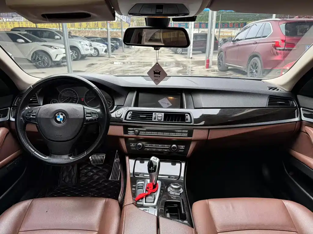 BMW 5 Series 2016 — фото 6