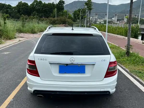 Mercedes-Benz C-Class 2010