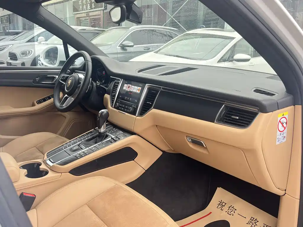 Porsche Macan 2018 — фото 23