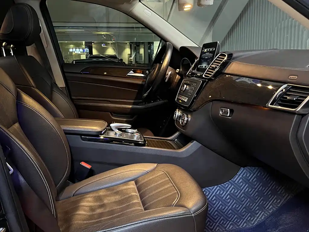 Mercedes-Benz GLS 2018 — фото 13