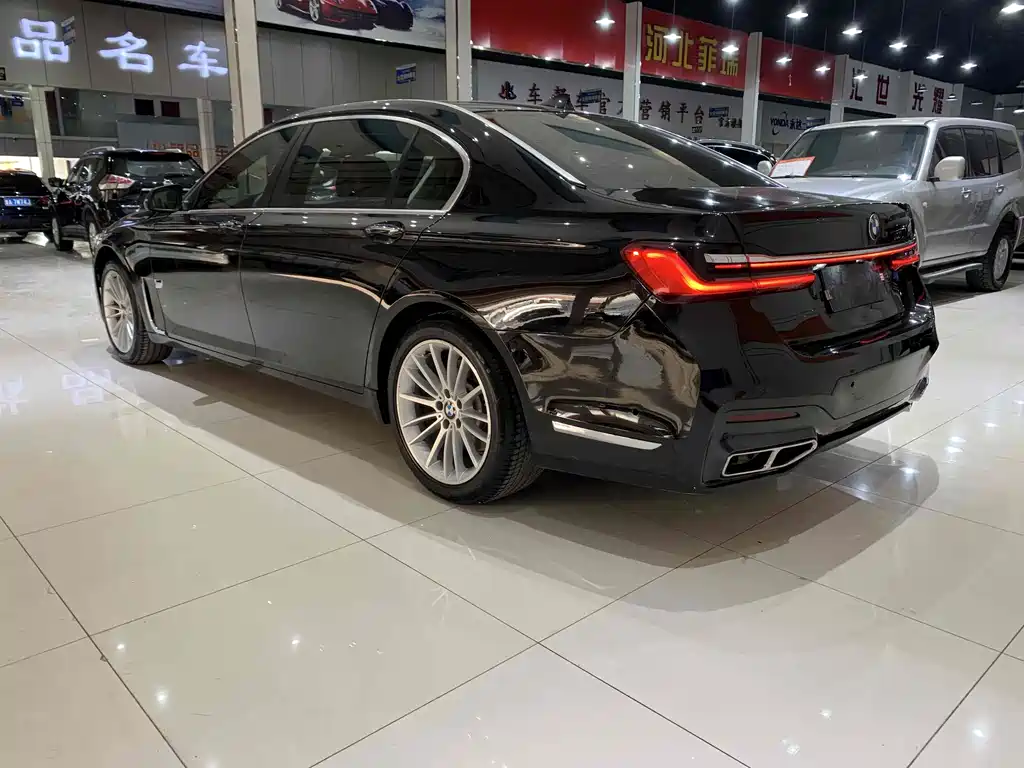 BMW 7 Series 2014 — фото 16