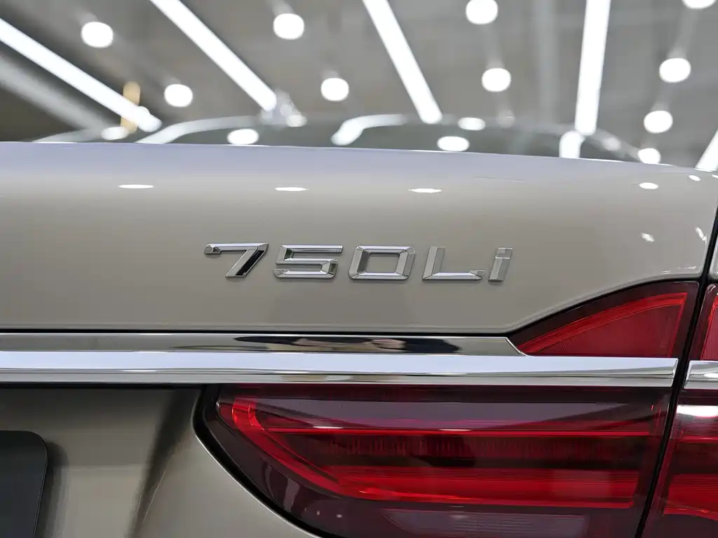 BMW 7 Series 2016 — фото 7