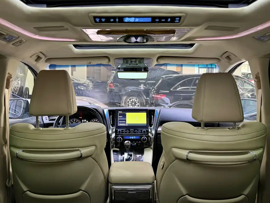 Toyota Alphard 2022 — фото 22