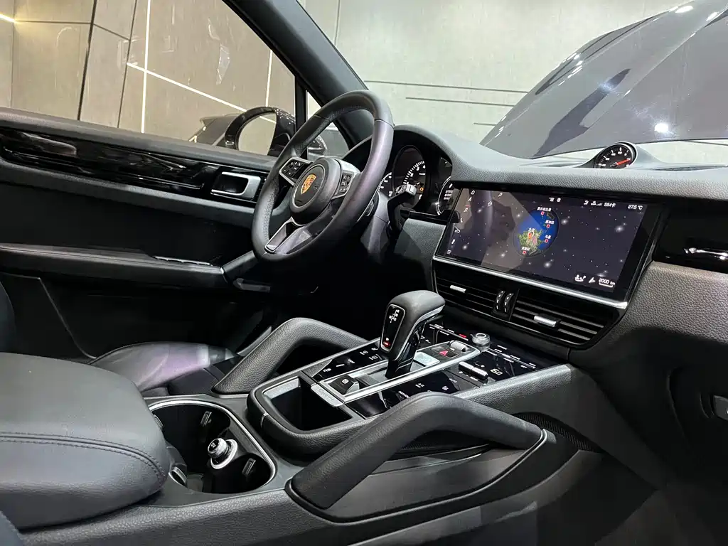 Porsche Cayenne 2018 — фото 21