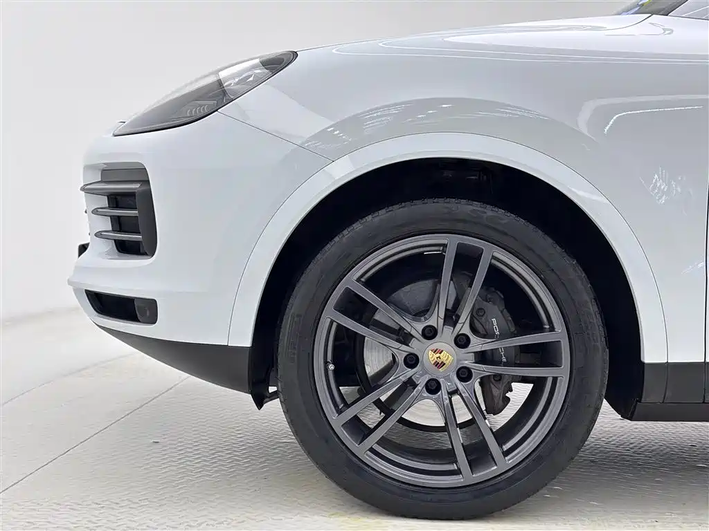 Porsche Cayenne 2018 — фото 11