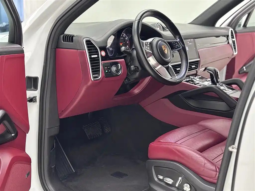 Porsche Cayenne 2018 — фото 16