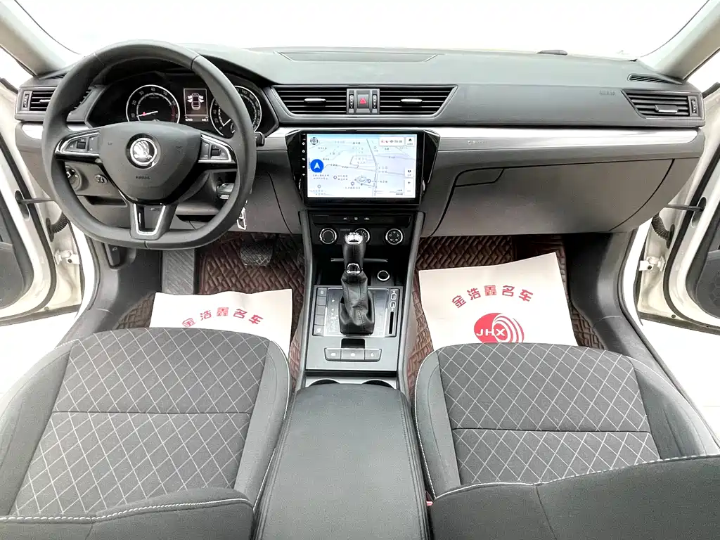 Skoda Superb 2022 — фото 14