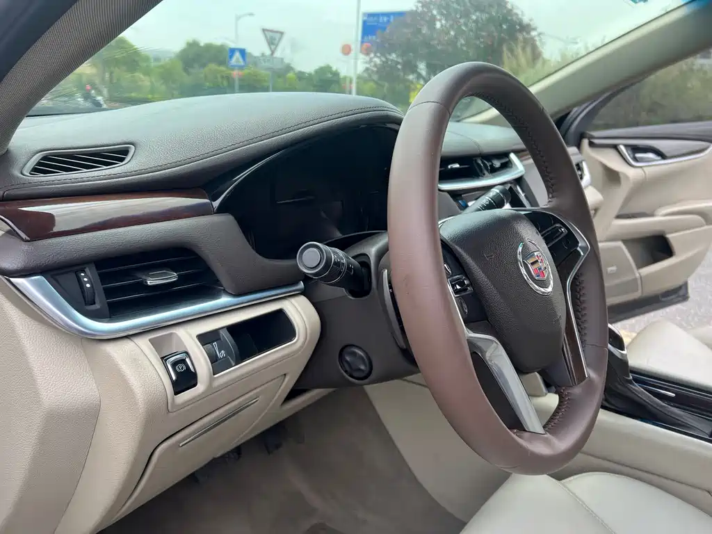 Cadillac XTS 2016 — фото 11