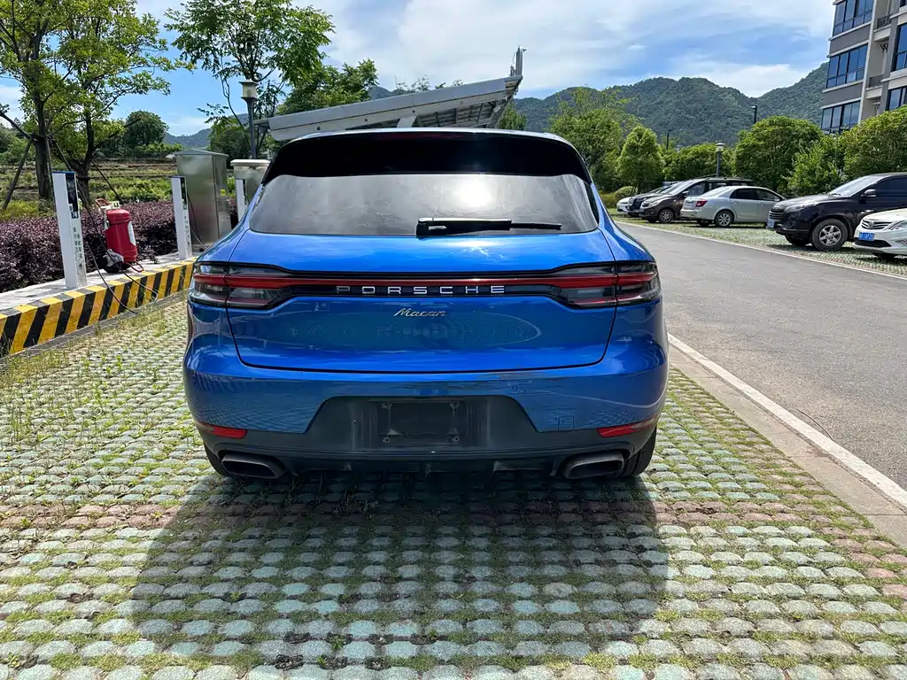 Porsche Macan 2019 — фото 18