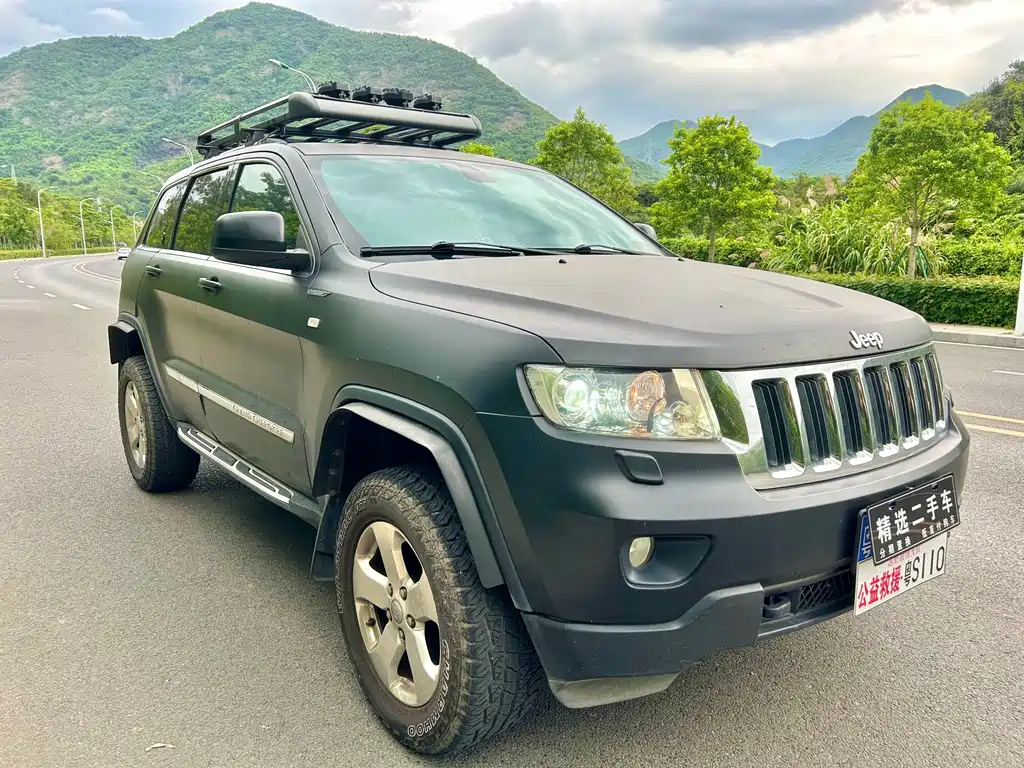 Jeep Grand Cherokee 2013 — фото 3