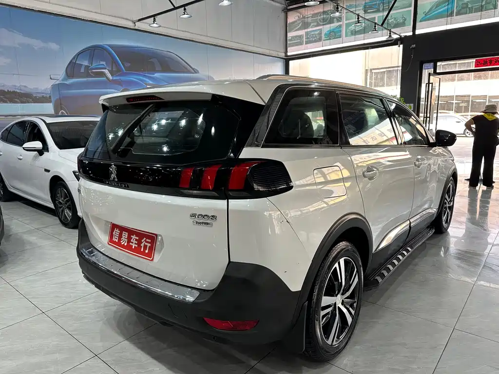 Peugeot 5008 2018 — фото 15
