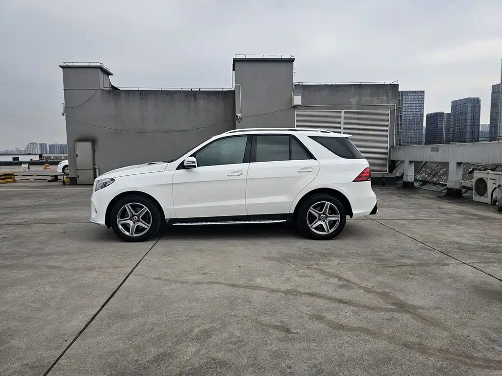 Mercedes-Benz M-Class 2015 — фото 4