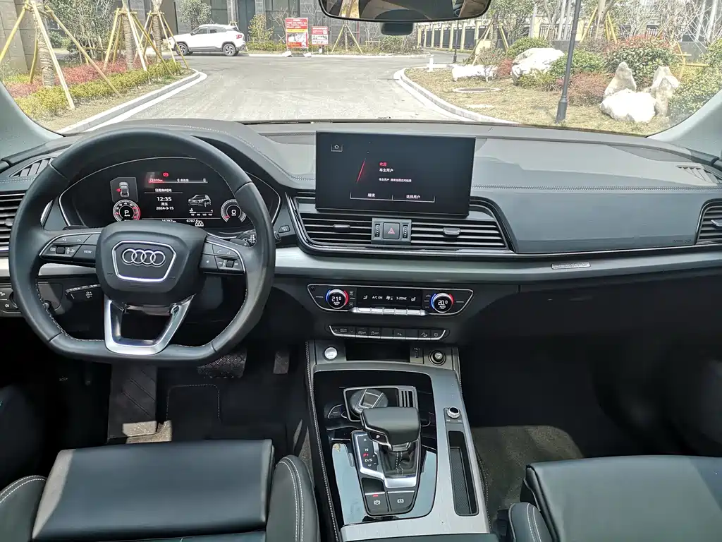 Audi Q5L 2022 — фото 10