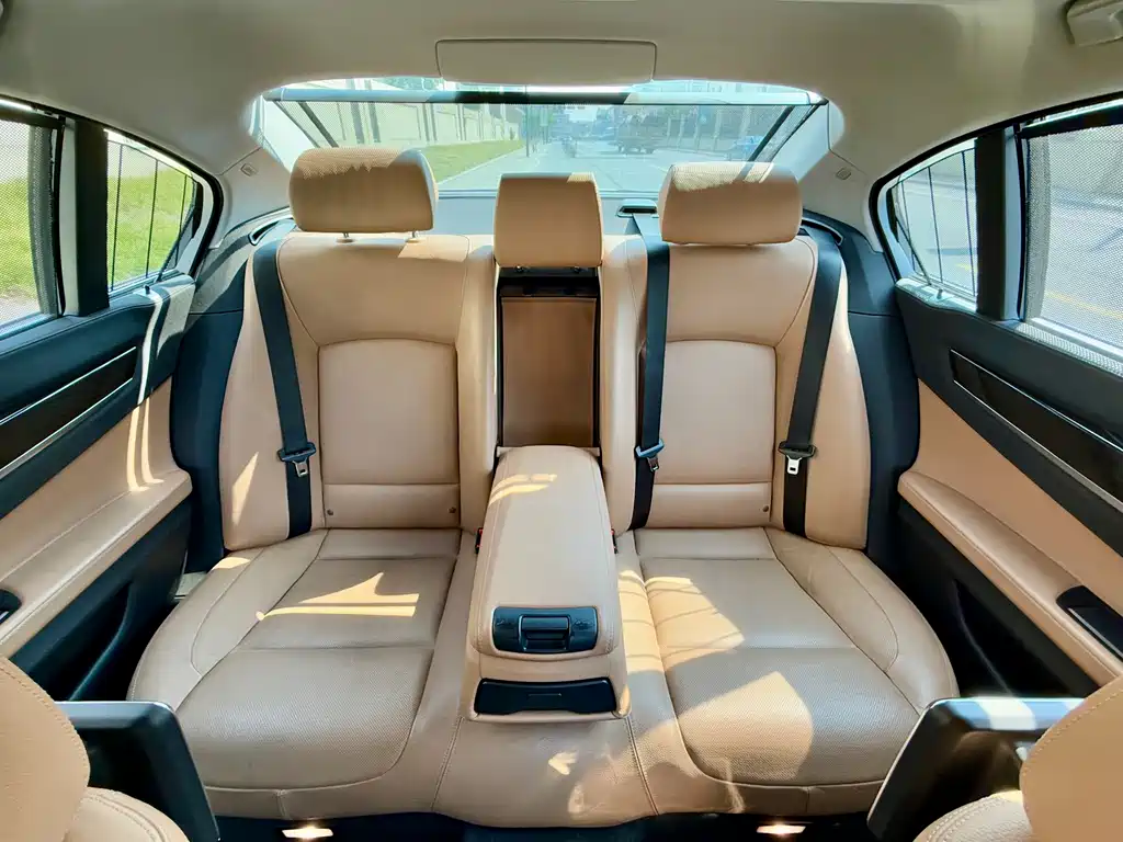 BMW 7 Series 2015 — фото 30