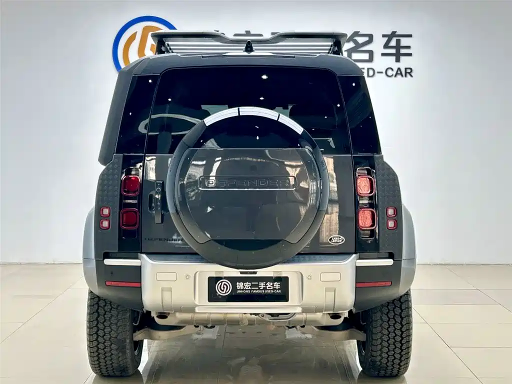 Land Rover Defender 2023 — фото 26
