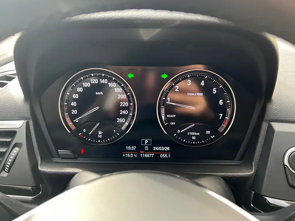 BMW 1 Series 2019 — фото 12