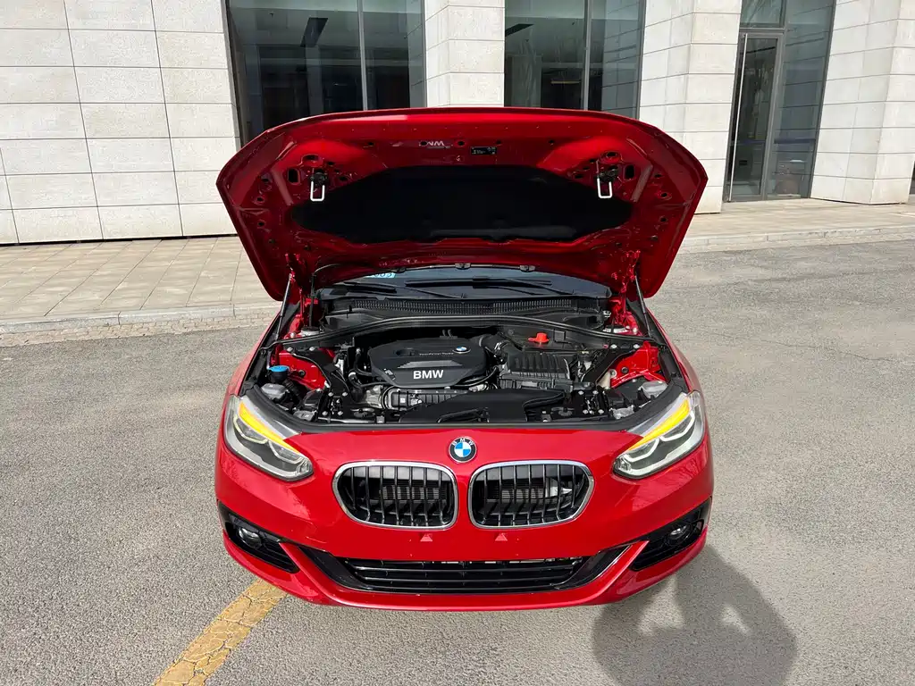 BMW 1 Series 2019 — фото 14