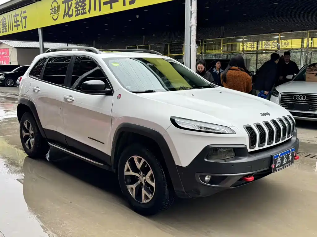 Jeep Cherokee 2016 — фото 3