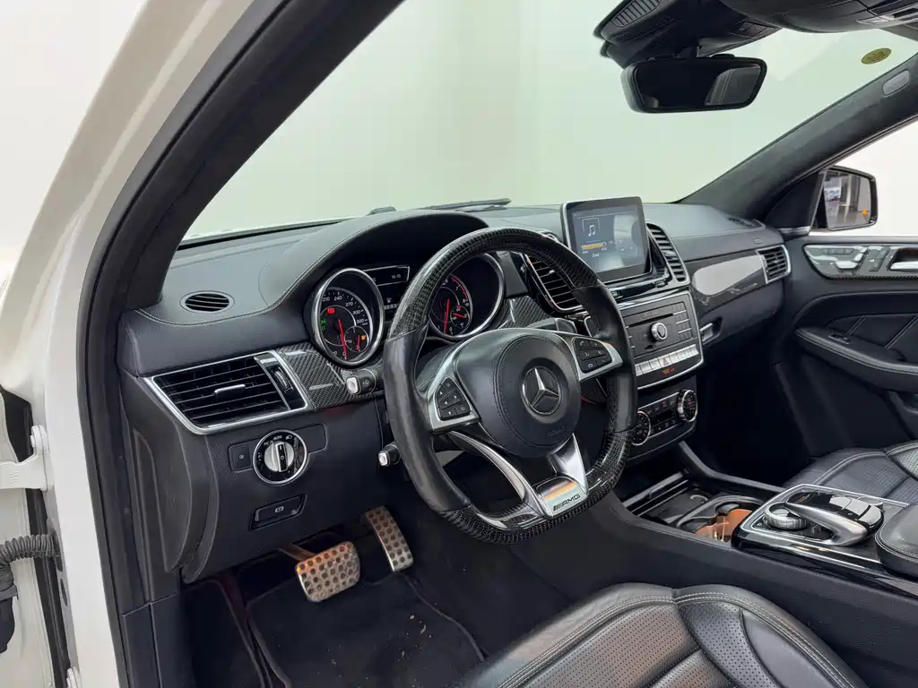 Mercedes-Benz GLE Coupe AMG 2018 — фото 13