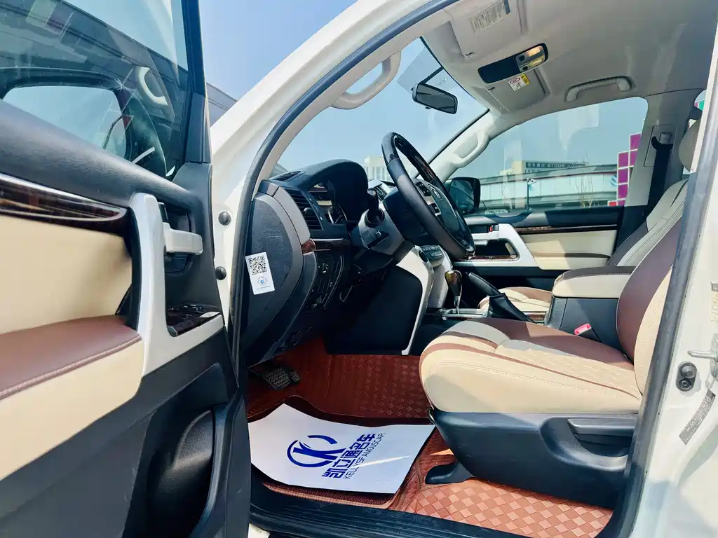 Toyota Land Cruiser 2015