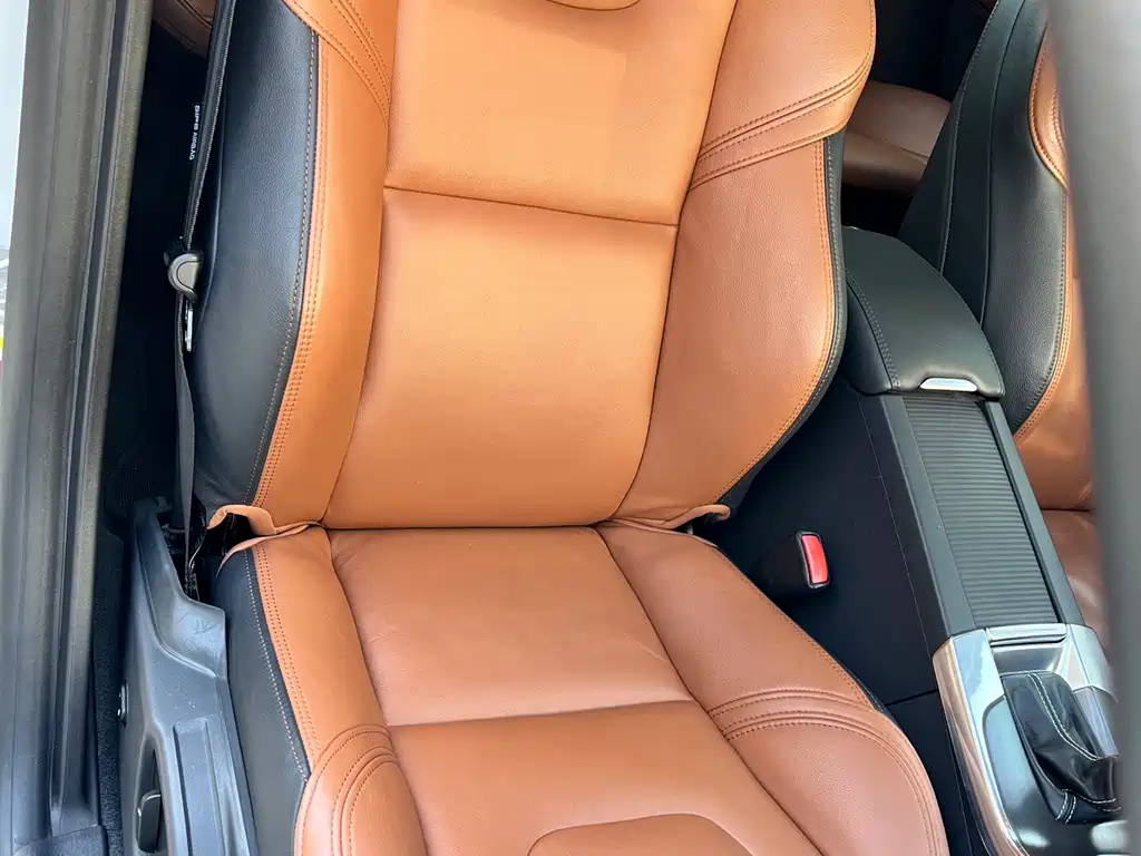 Volvo S60 PHEV 2015 — фото 11