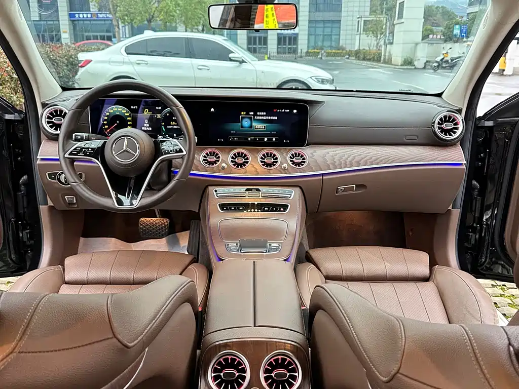Mercedes-Benz E-Class 2023 — фото 15