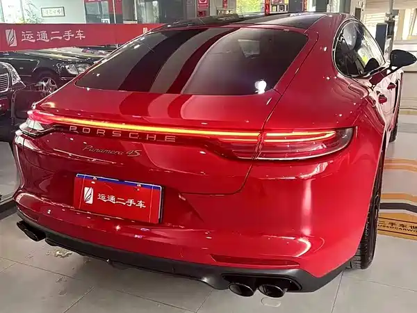 Porsche Panamera 2023
