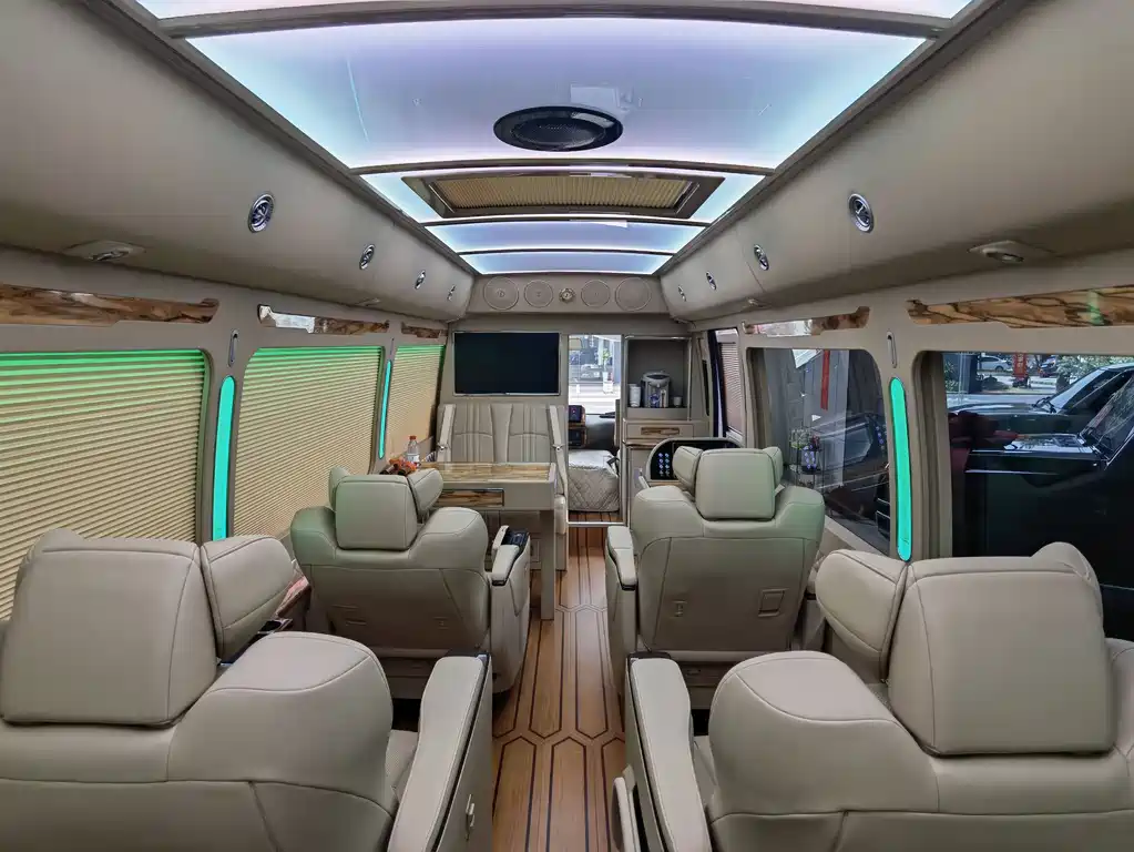 Toyota Coaster 2022 — фото 13