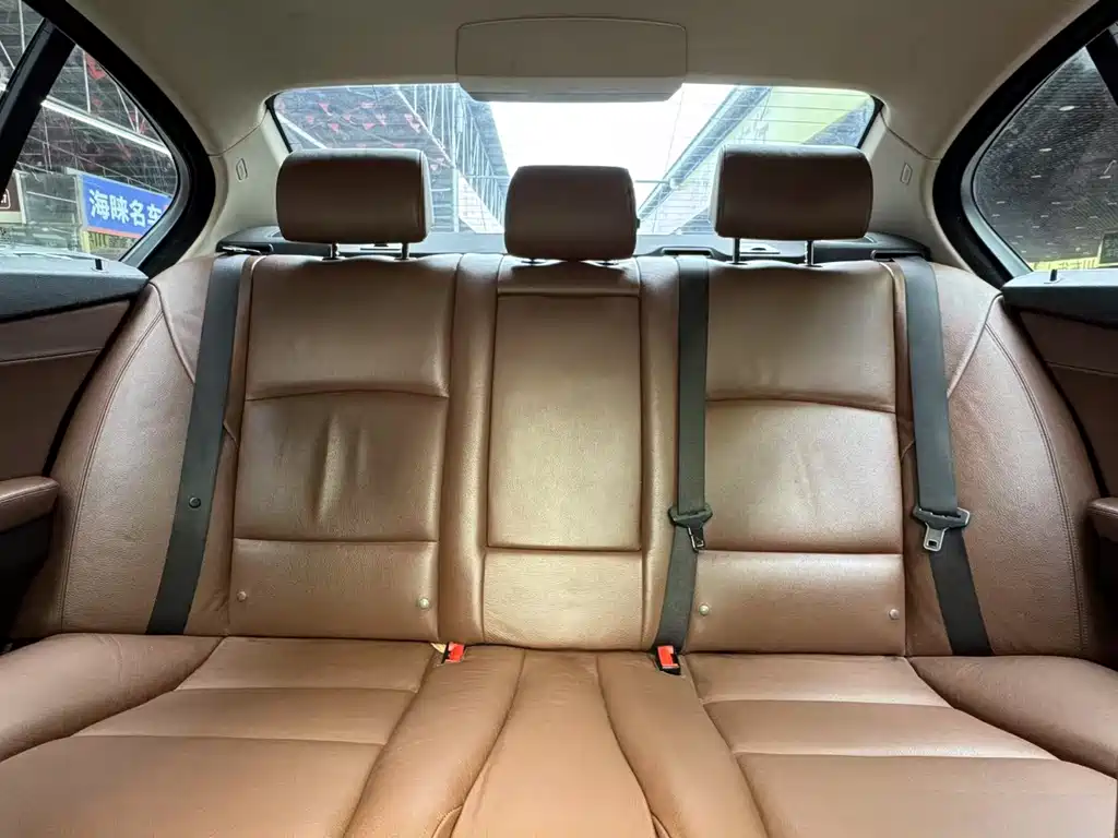 BMW 5 Series 2016 — фото 11