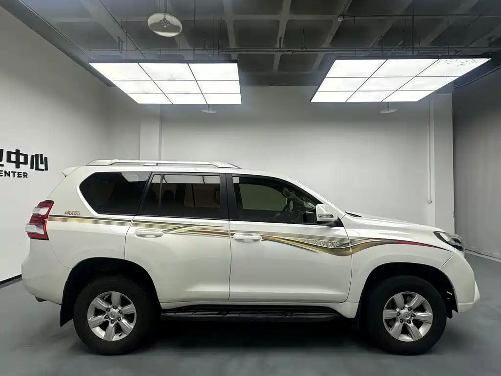 Toyota Prado 2017 — фото 4