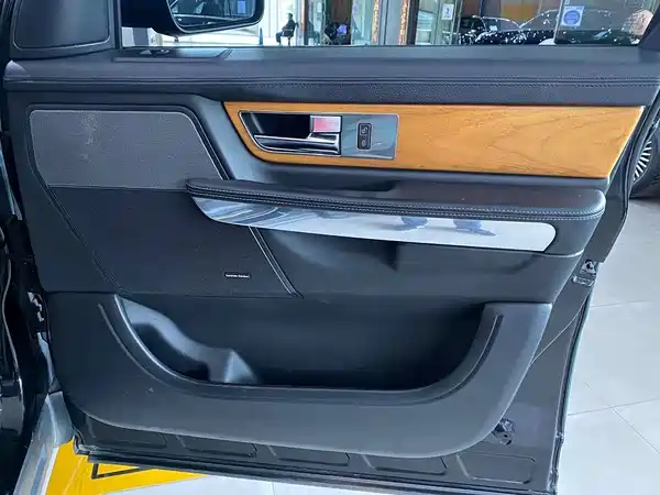 Land Rover Range Rover Sport 2012