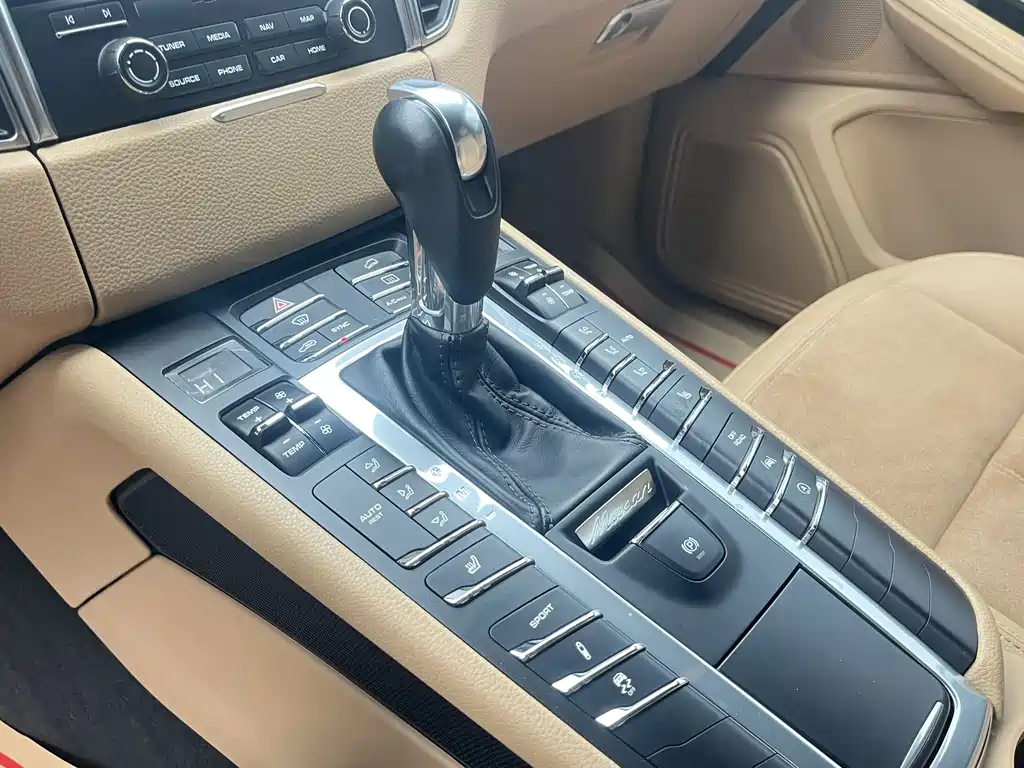 Porsche Macan 2018 — фото 14