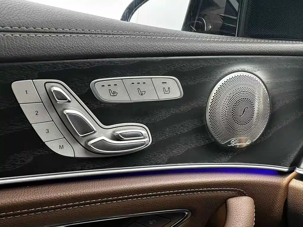 Mercedes-Benz E-Class 2023 — фото 11