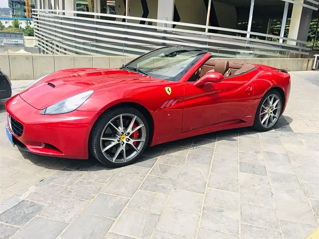 Ferrari California T 2011 — фото 11
