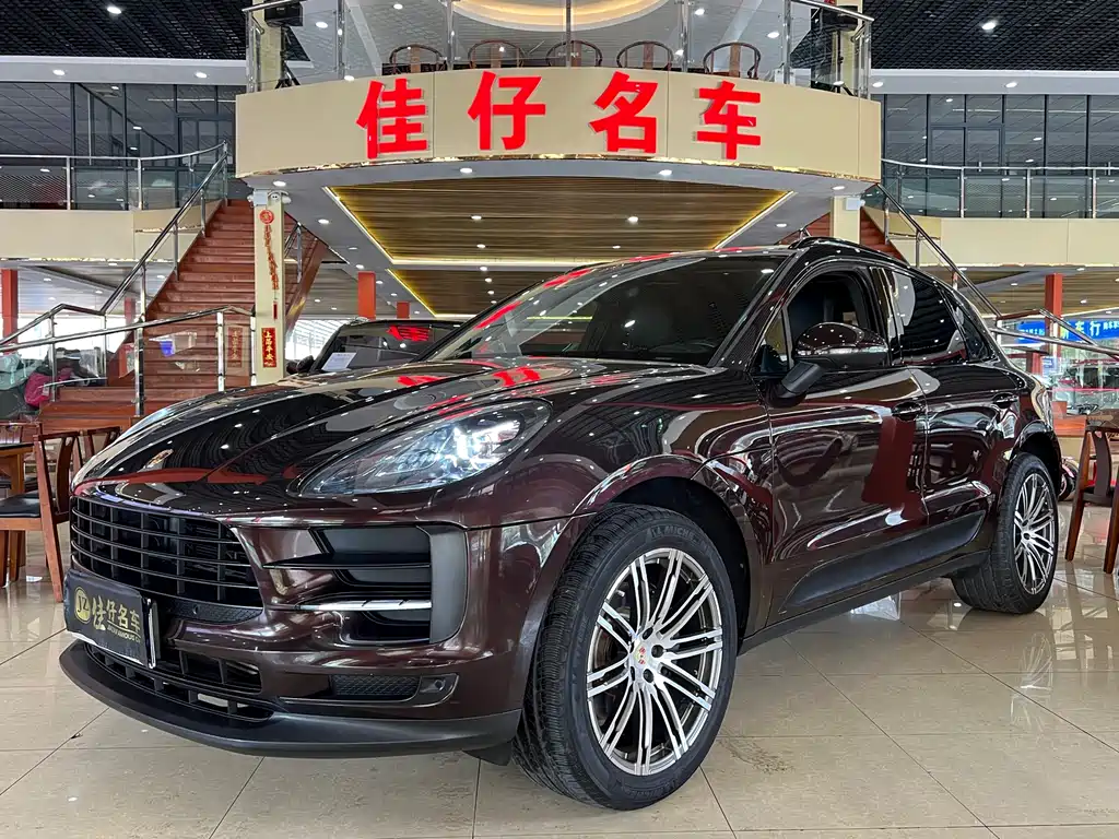 Porsche Macan 2019 — фото 1