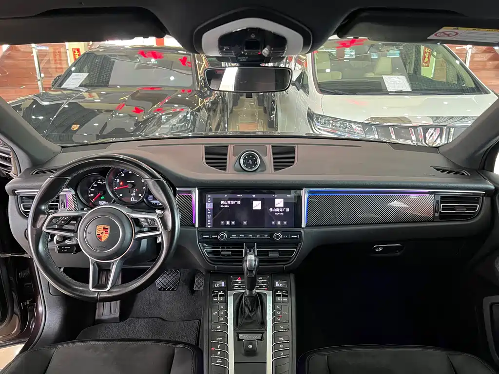 Porsche Macan 2019 — фото 11