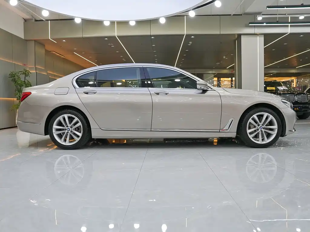 BMW 7 Series 2016 — фото 3
